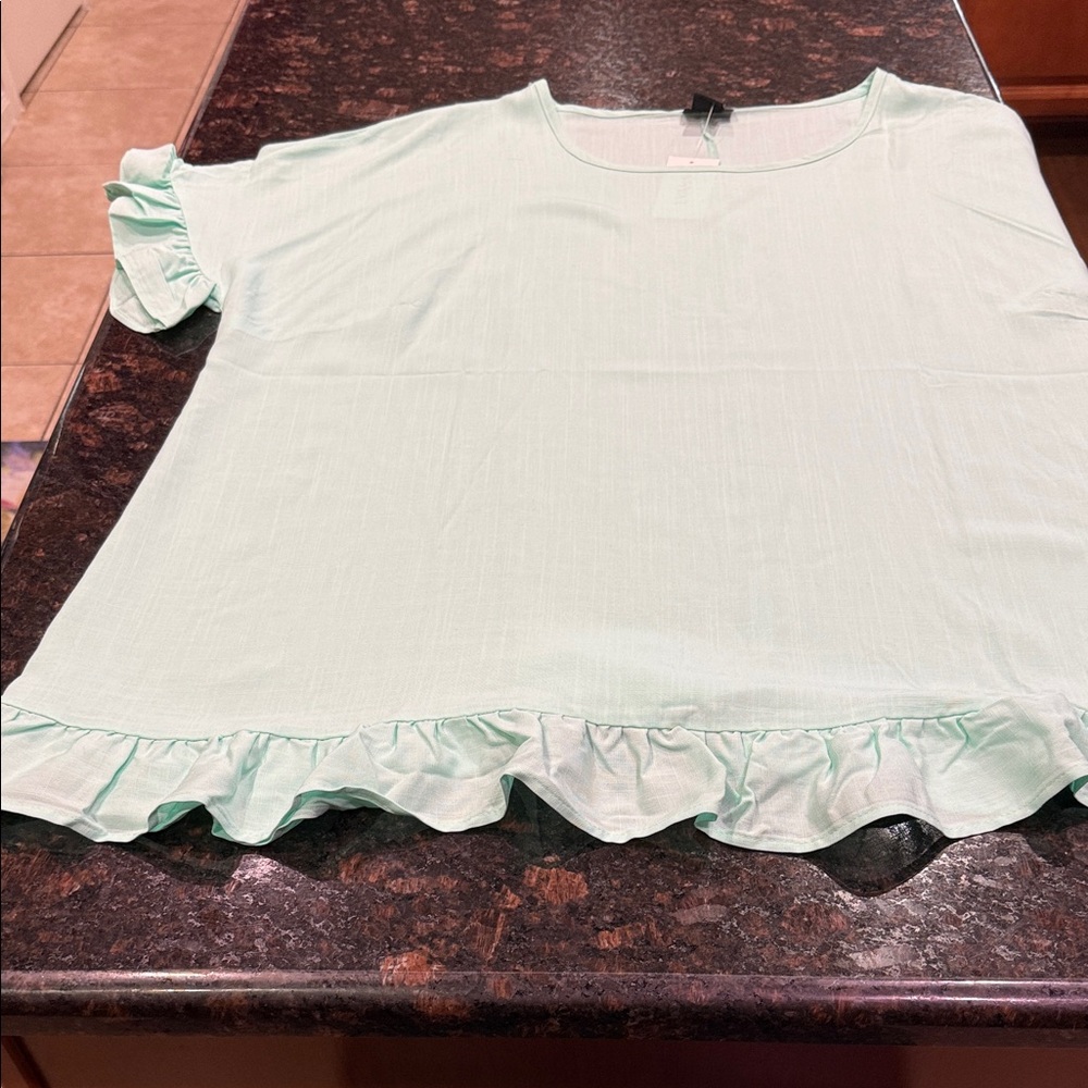 Brand New w/Tag-Mint Green Ruffle Hem Women's Top.